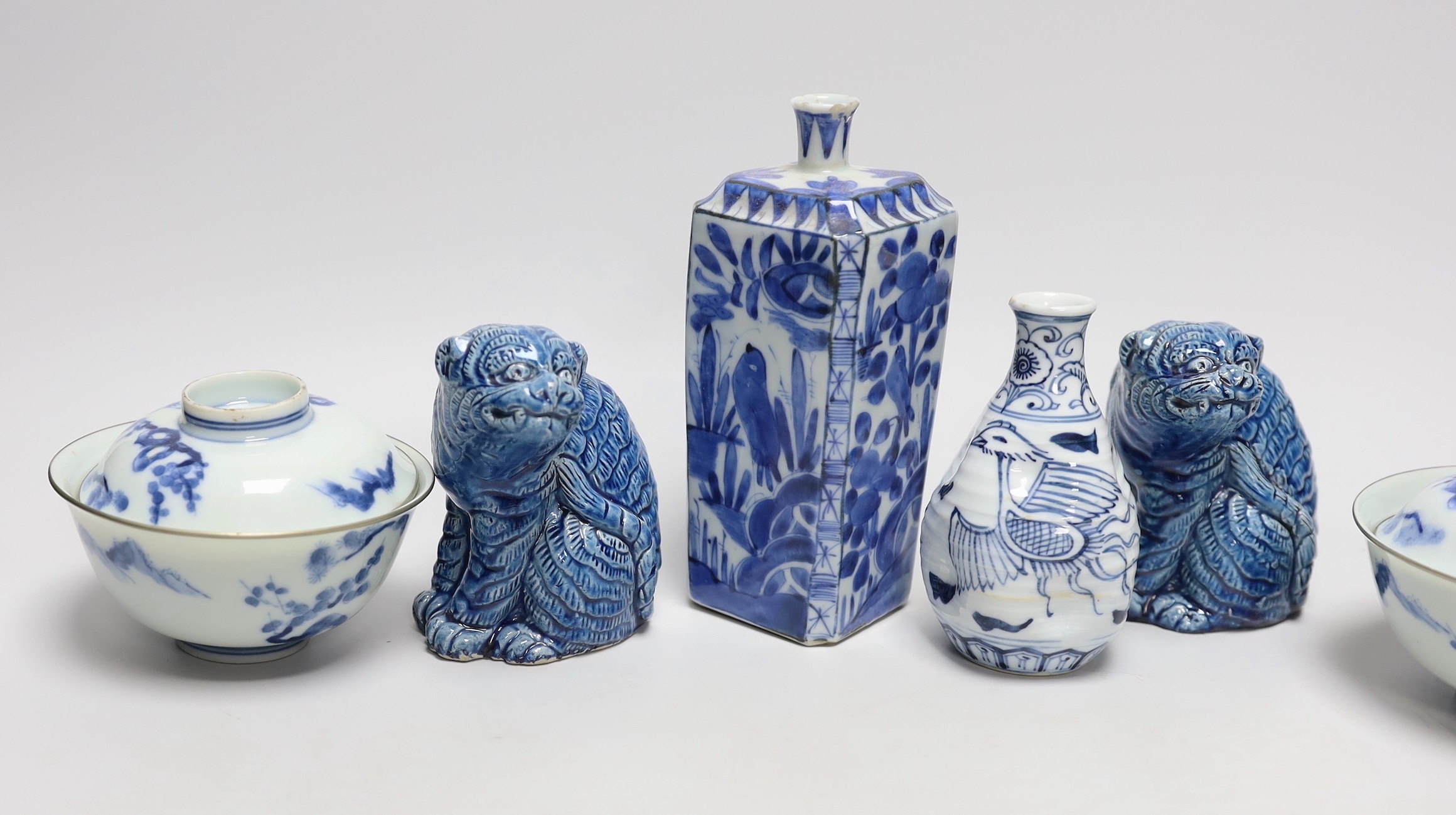 A group of various Japanese ceramics (7)